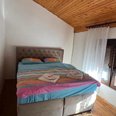 Bojana Semesterbostad Gornji Milanovac